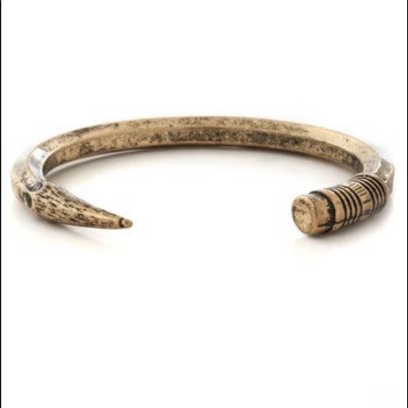 Modcloth Jewelry - Gold tone “Pencil You In” Bangle by ModCloth